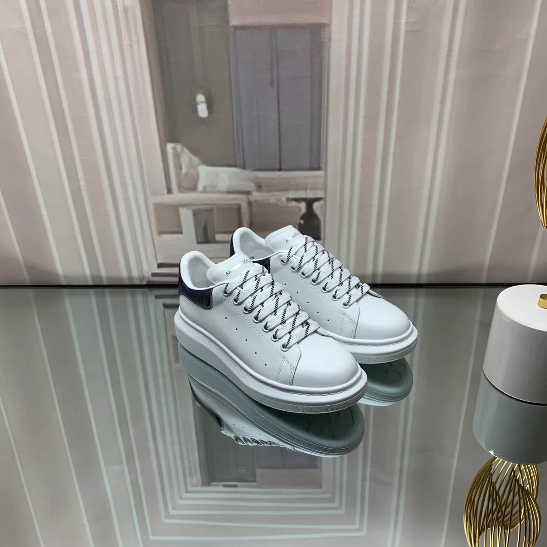 👟👟Ex-factory price 560👟👟 Professional McQueen factory. Top version. Couple style Alexander McQUEEN high version has been upgraded to the highest quality again✅ 💪McQueen Spring, Summer, Autumn and Winter top version Purchasing level✅ Recruiting national online and offline agents to join🤝 🏆Fabric: Original materials imported from Italy. Texture, water-resistant and non-discoloring 🏆Inner lining: ️A-grade Italian imported lining resistant to dirt, sweat-absorbent, breathable and comfortable 🏆Foot pads: top-grade imported Italian super-soft cowhide leather 🏆Outsole: PU+counter 1:1 🏆Shoe box: original white box. Plus white flip cover for double-layer protection. Cloth bag. Handbag. Certificate of 1:1 mold opening, 4-piece set. Delivered with a pair of shoelaces. 🖕🏿🖕🏿🖕🏿You can choose any pair of shoelaces in any color of our factory 🏆Code number: women’s 34-41. men’s 38-46 🏆Special remarks (women’s size 34.40.41, men’s size 38.45.46 is customized, no returns or exchanges) Win-win cooperation🤝